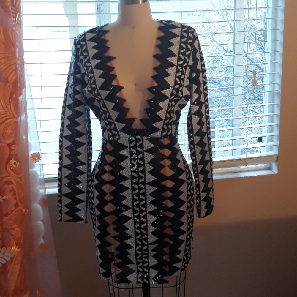 Black and white sequins dress
